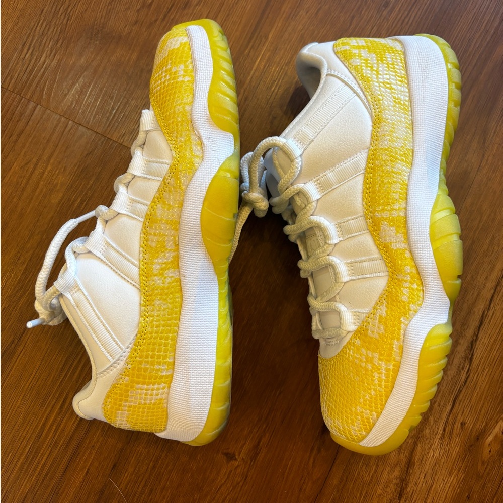 Air Jordan 11 low, yellow snakeskin, size 8W